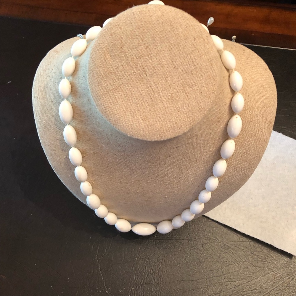 - ❤️White Necklace - Picture 1 of 8